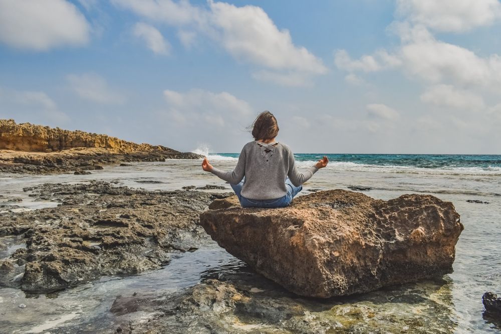 Meditasjon for nybegynnere: En grundig veiledning for å finne indre ro og balanse
